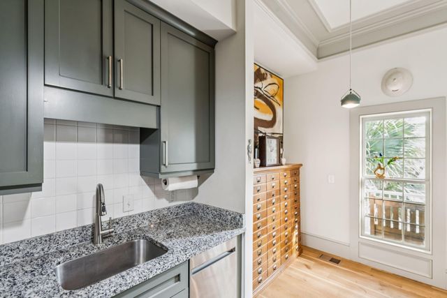 6 Catfiddle Street, Charleston, SC 29403