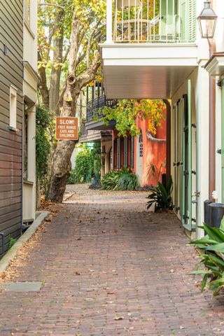 6 Catfiddle Street, Charleston, SC 29403