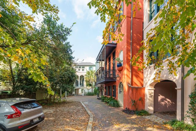 6 Catfiddle Street, Charleston, SC 29403