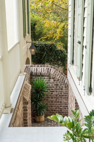 6 Catfiddle Street, Charleston, SC 29403