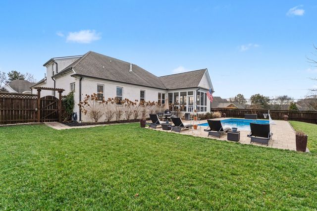 103 Flintshire Ln, Hendersonville, TN 37075