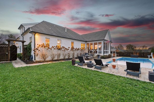 103 Flintshire Ln, Hendersonville, TN 37075