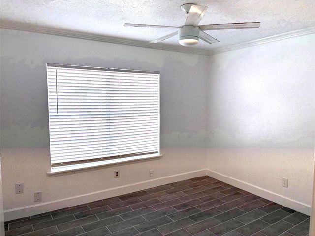 2824 Briarhurst Drive 7, Houston, TX 77057