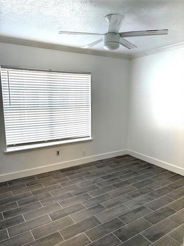 2824 Briarhurst Drive 7, Houston, TX 77057