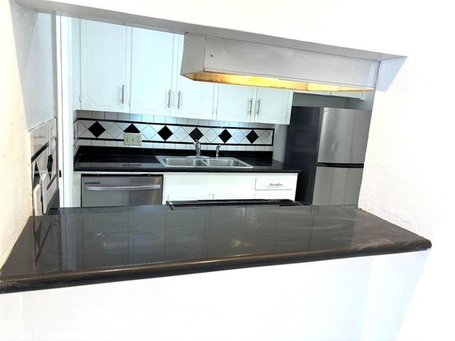 2824 Briarhurst Drive 7, Houston, TX 77057