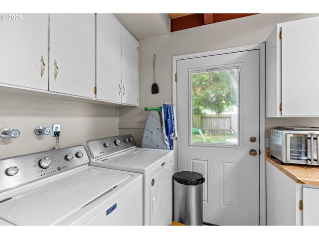 3550 VERBENA Dr, Eugene, OR 97404