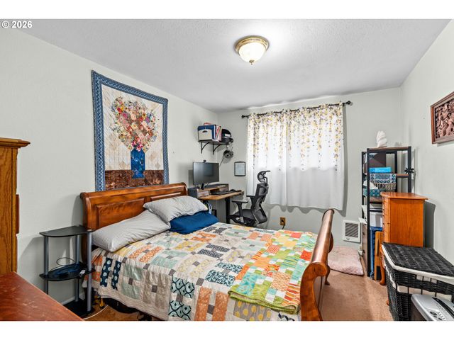 3550 VERBENA Dr, Eugene, OR 97404