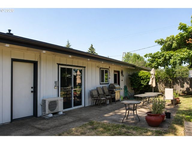 3550 VERBENA Dr, Eugene, OR 97404