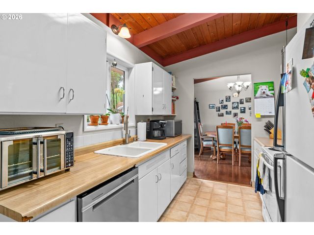 3550 VERBENA Dr, Eugene, OR 97404