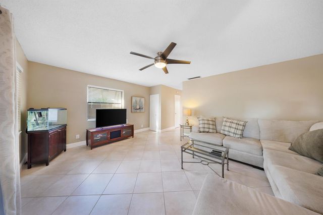 2124 NE 9th Avenue, Wilton Manors, FL 33305