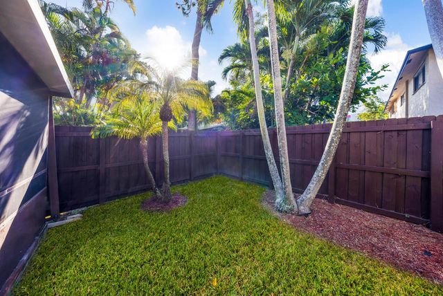 2124 NE 9th Avenue, Wilton Manors, FL 33305