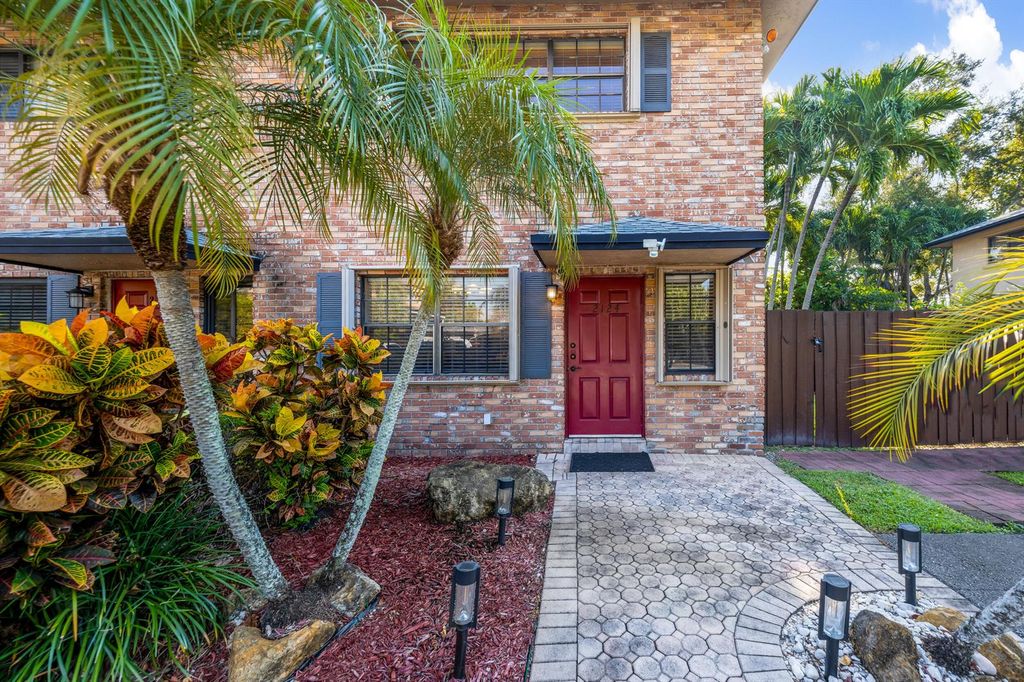 2124 NE 9th Avenue, Wilton Manors, FL 33305