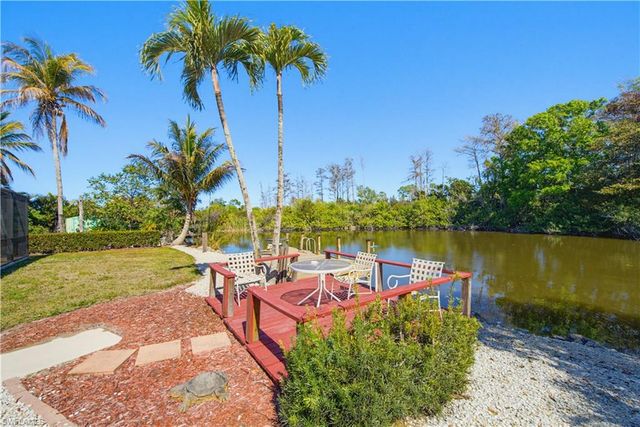 47 Constitution DR, Naples, FL 34112