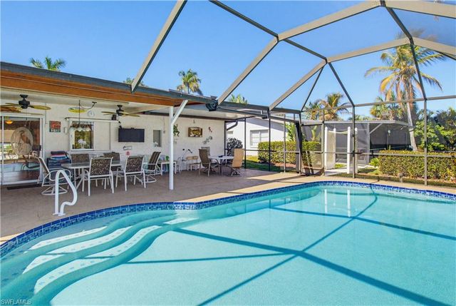 47 Constitution DR, Naples, FL 34112