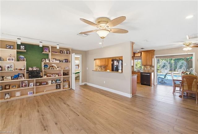 47 Constitution DR, Naples, FL 34112