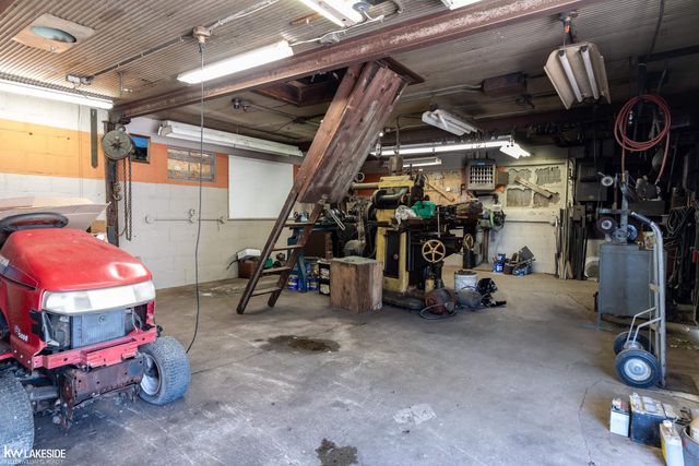 35093 Hengesbach Drive, Clinton Twp, MI 48035