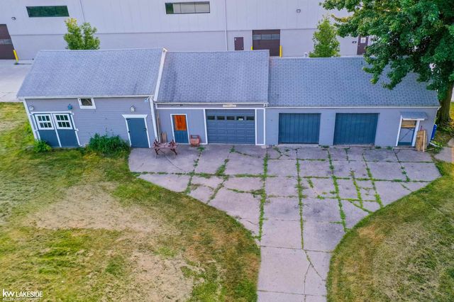 35093 Hengesbach Drive, Clinton Twp, MI 48035