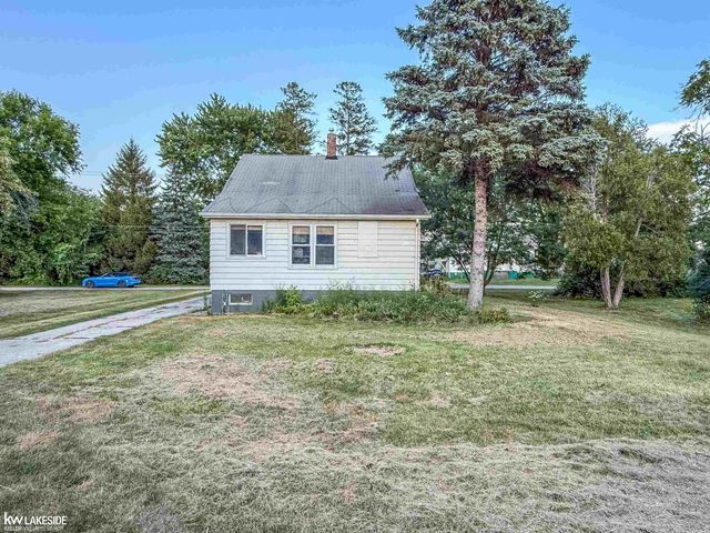 35093 Hengesbach Drive, Clinton Twp, MI 48035