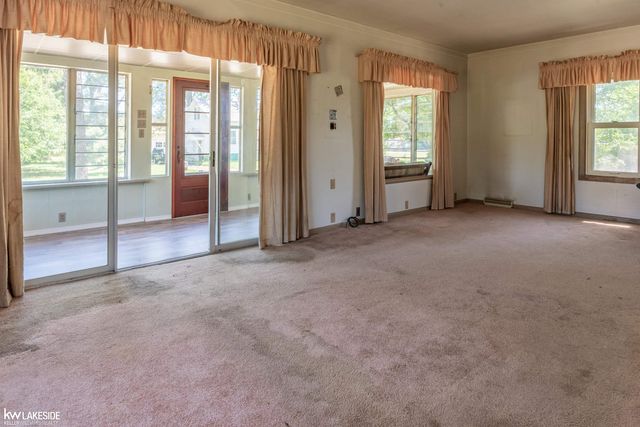 35093 Hengesbach Drive, Clinton Twp, MI 48035