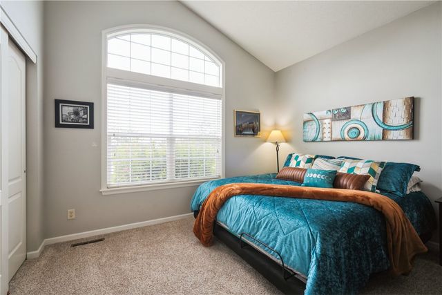 2870 Hunters Ridge Rd, Marion, IA 52302