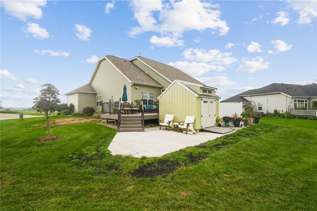 2870 Hunters Ridge Rd, Marion, IA 52302