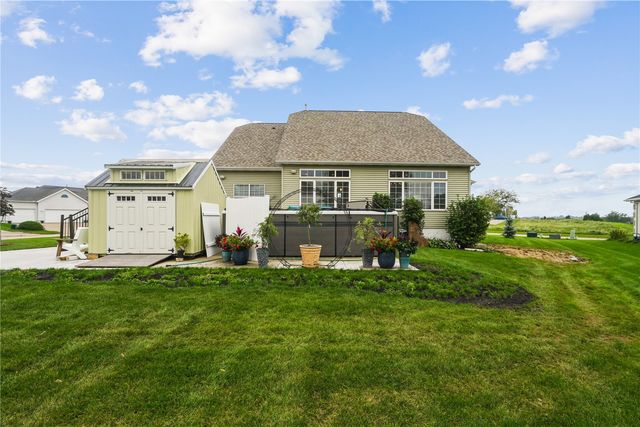 2870 Hunters Ridge Rd, Marion, IA 52302