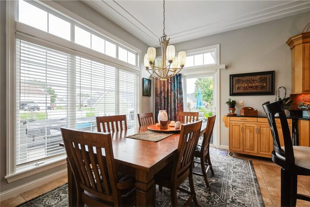 2870 Hunters Ridge Rd, Marion, IA 52302