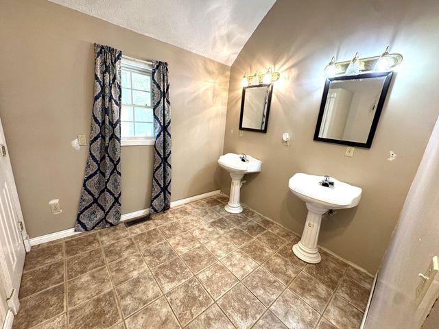4100 Crowe Ridge Road, Winchester, KY 40391