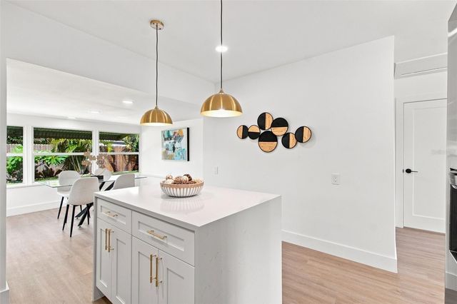 1204 65TH STREET NW, Bradenton, FL 34209
