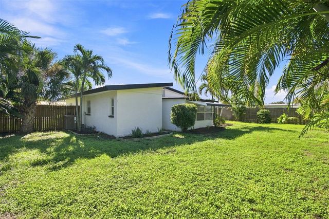 1204 65TH STREET NW, Bradenton, FL 34209