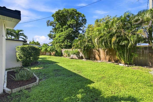 1204 65TH STREET NW, Bradenton, FL 34209