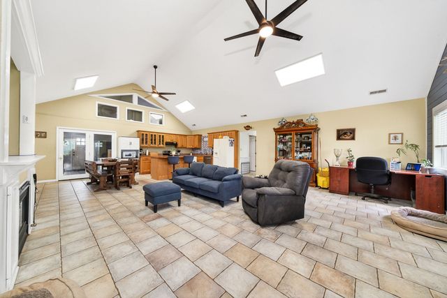 16588 Highway 70, N, Monterey, TN 38574