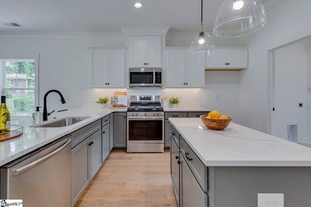202 Kennedy Drive, Greenville, SC 29605