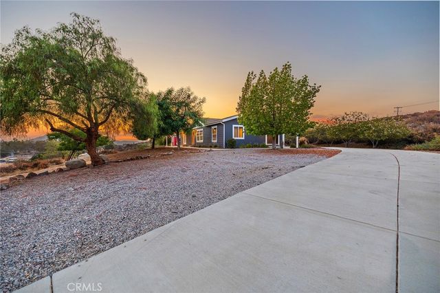 39010 E Benton Road, Temecula, CA 92592