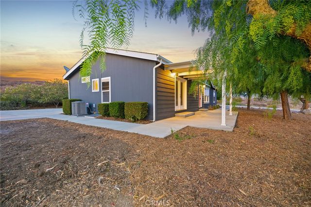 39010 E Benton Road, Temecula, CA 92592