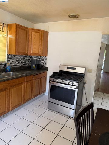 344 Blain Ave, Stockton, CA 95204