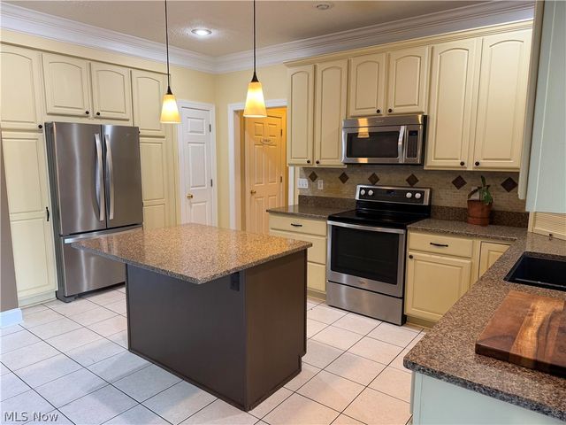 1283 Windward Lane, Kent, OH 44240