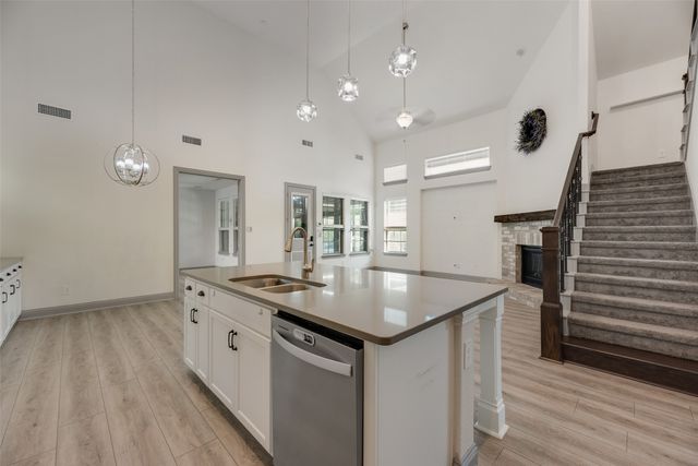 4325 Smokey Quartz Lane, Arlington, TX 76005