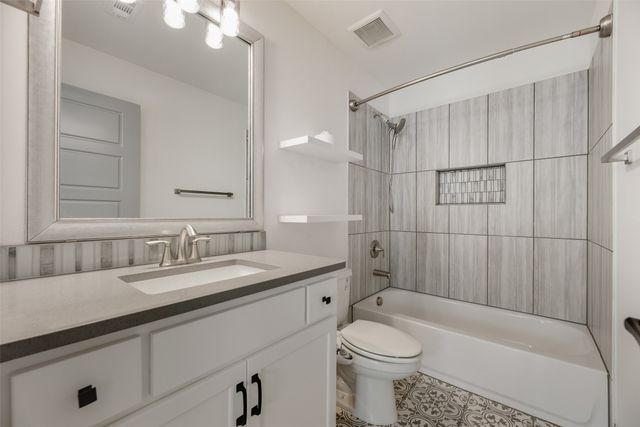 4325 Smokey Quartz Lane, Arlington, TX 76005