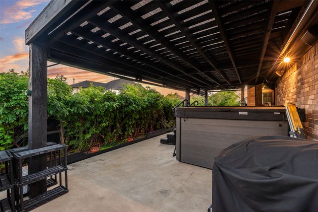 4325 Smokey Quartz Lane, Arlington, TX 76005