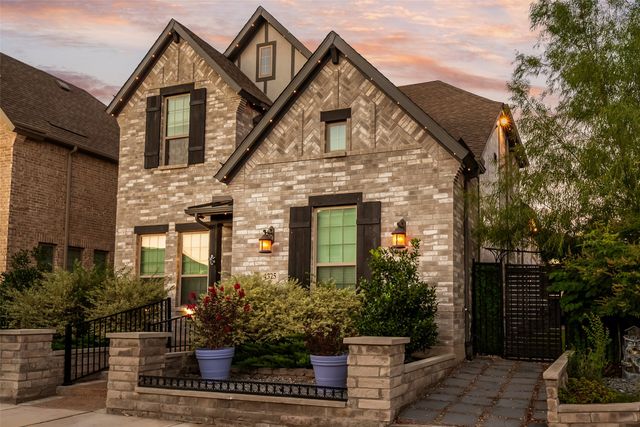 4325 Smokey Quartz Lane, Arlington, TX 76005