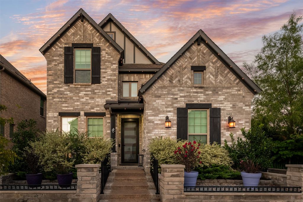 4325 Smokey Quartz Lane, Arlington, TX 76005