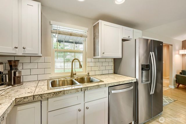 21650 SE 267th Street, Maple Valley, WA 98038