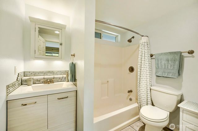 21650 SE 267th Street, Maple Valley, WA 98038