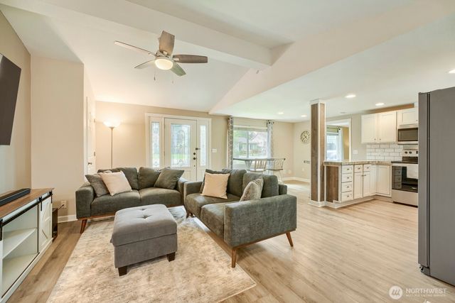 21650 SE 267th Street, Maple Valley, WA 98038