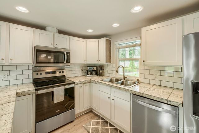 21650 SE 267th Street, Maple Valley, WA 98038