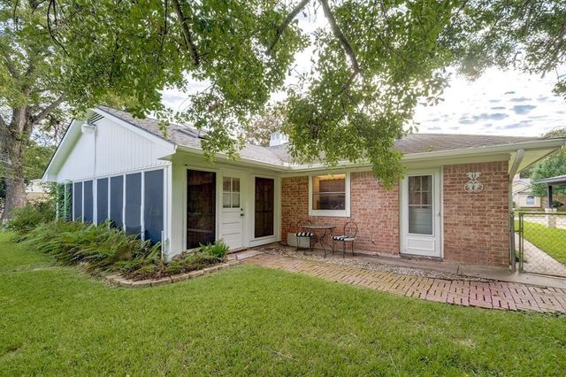 810 Borden Street, Sugar Land, TX 77478