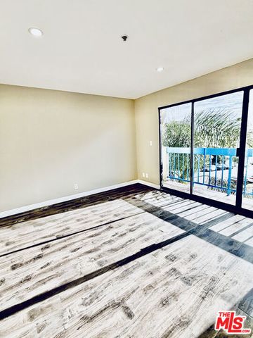 1052 S Mariposa Avenue 403, Los Angeles, CA 90006