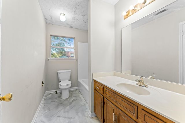 140 New Gritton Ave, Oak Grove, KY 42262