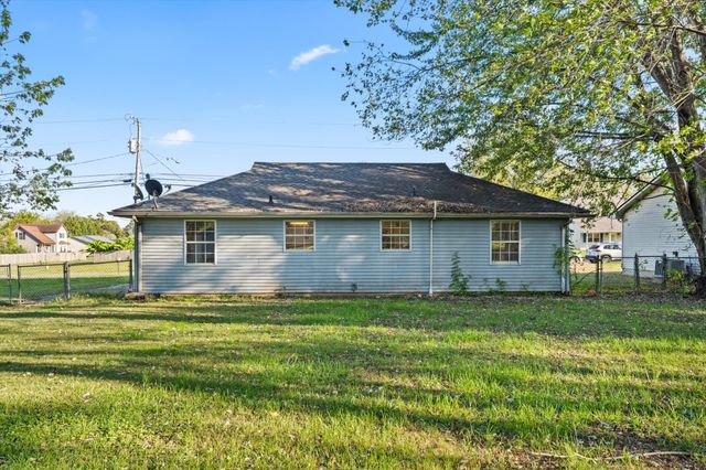 140 New Gritton Ave, Oak Grove, KY 42262